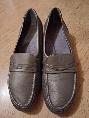 SAS Women's Silver Loafers 11M